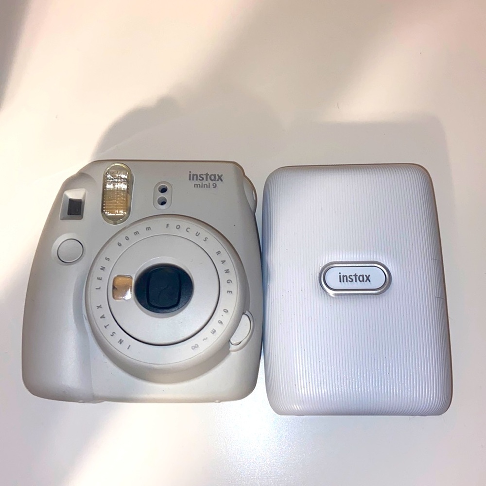 INSTAX MINI CAMERA AND PRINTER COMBINATION